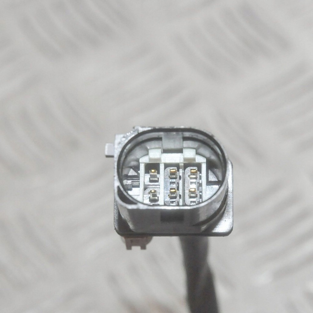 фото №3, Audi a4 s4 b9 8w 2016 датчик лямбда-зонд