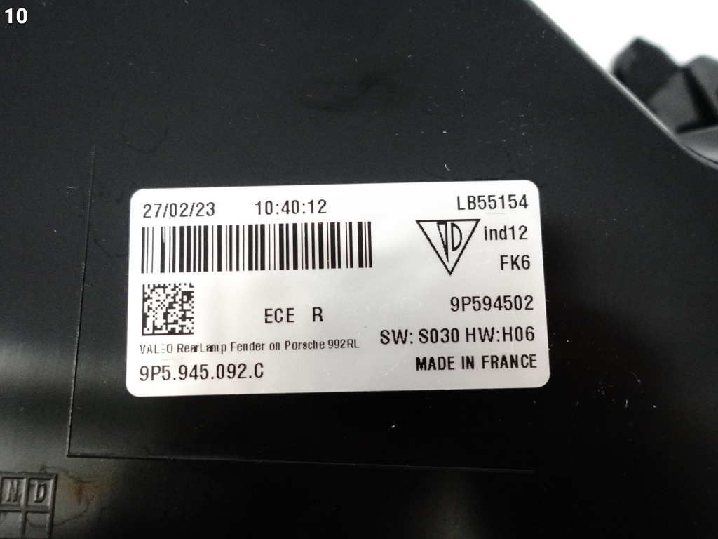 фото №12, Porsche 911 992 gt3 19- лампа led правая тонированная задняя w крыло exclusive eu
