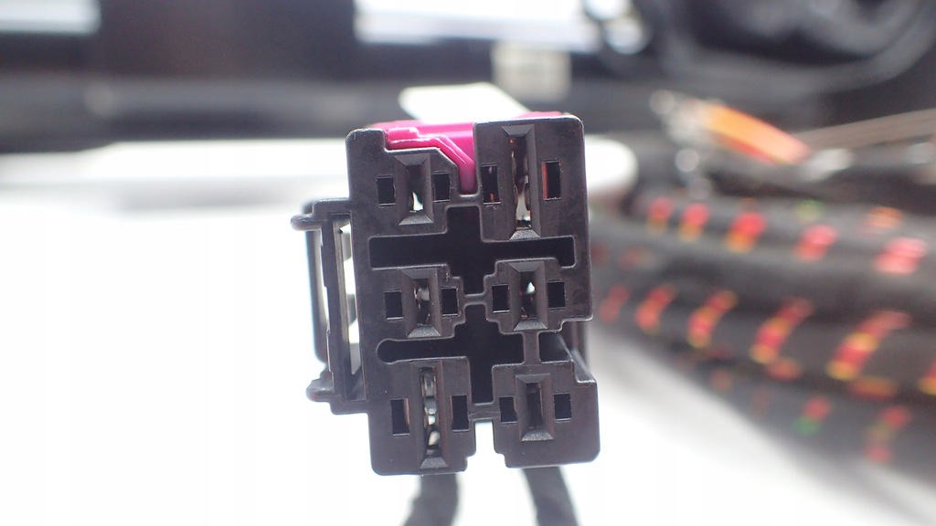 фото №11, Skoda enyaq hak буксирувальний 5lg803881 5la el. zwalniany набір