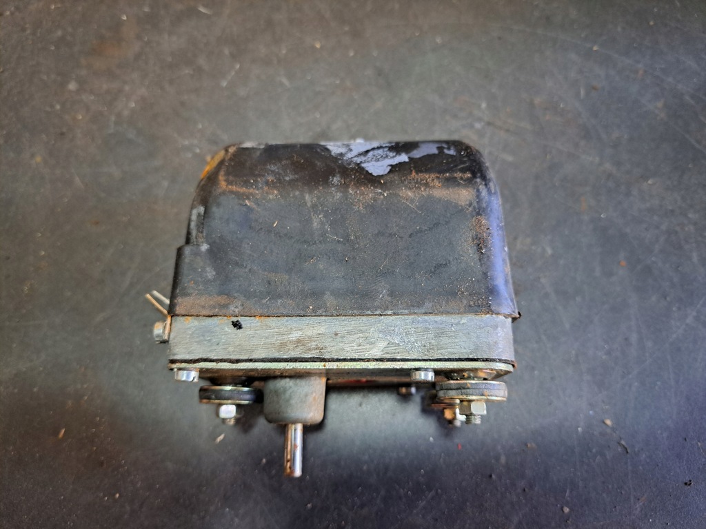 фото №10, Двигатель дворники моторчик дворник 12v ifa, robur, ddr ruhla