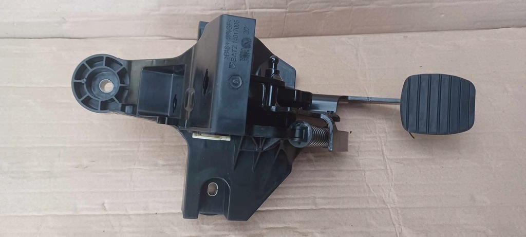 фото №1, Педаль сцепления opel vivaro b renault trafic iii 93459472 465033911r