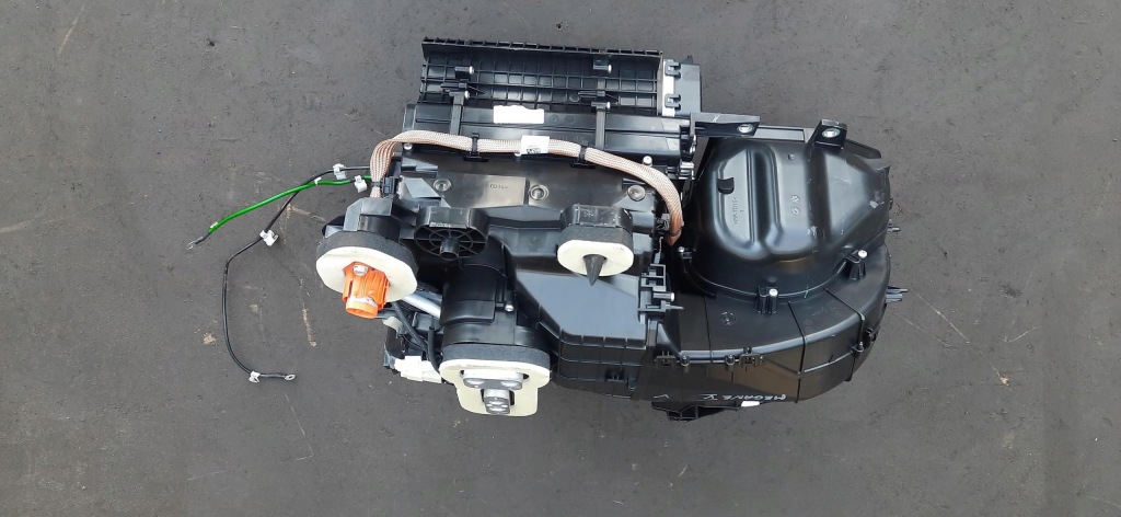 Отопитель renault megane v e-tech 272102570r в Украине