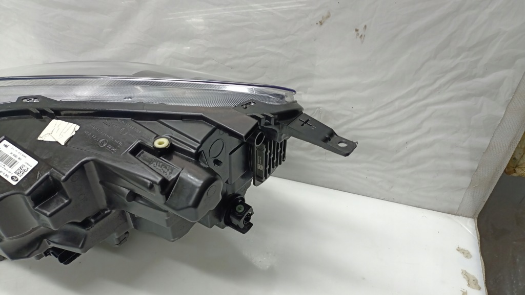 Фара передняя правый  full led ford kuga 3 -19r lv4b-13e016-ah valeo Цена