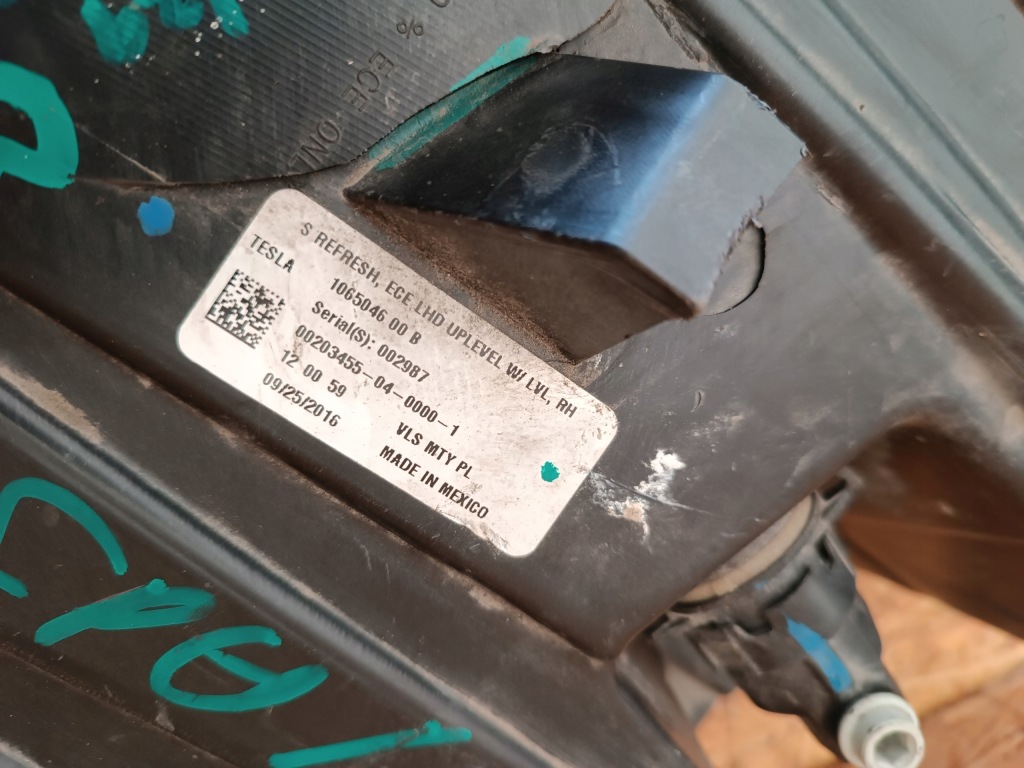 Купити Лампа правий перед 106504600b tesla model s рестайлінг  led 00203455-04
