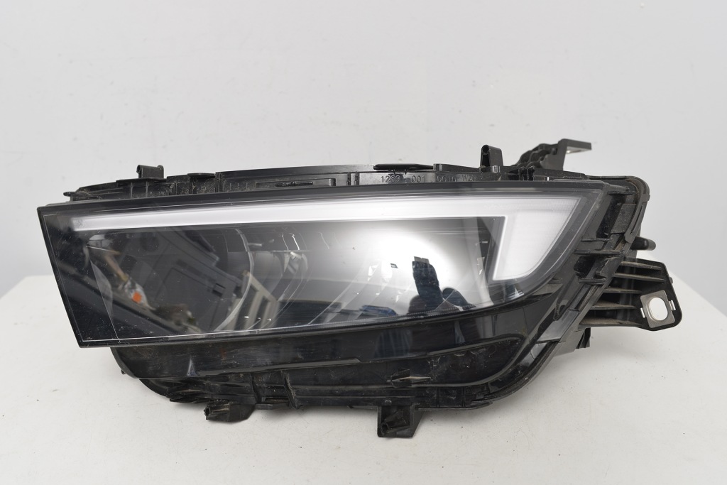 фото №1, Opel astra l iv левая лампа перед led 9851881680