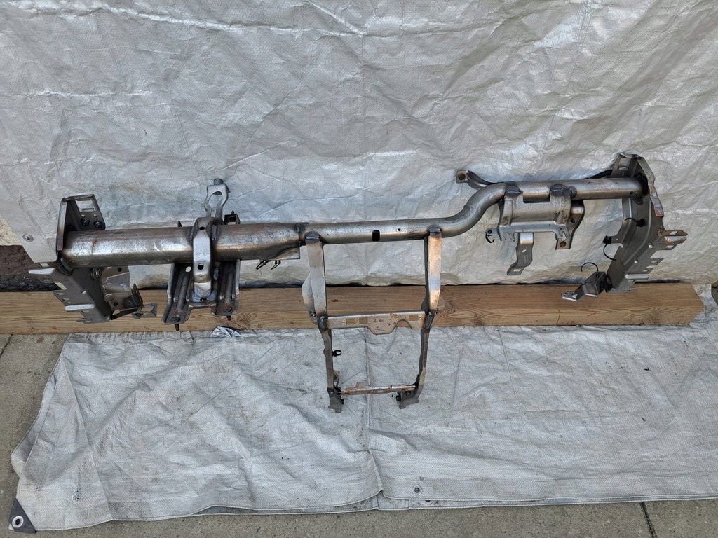 фото №5, Каркас консолі ford transit courier