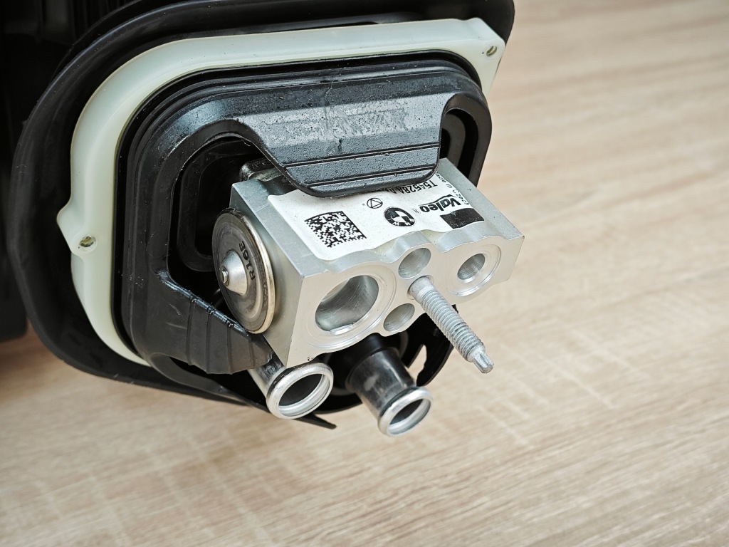 Оригінальна обігрівач повітродувка обдув bmw g26 g20 6843809 27km!!! Ціна