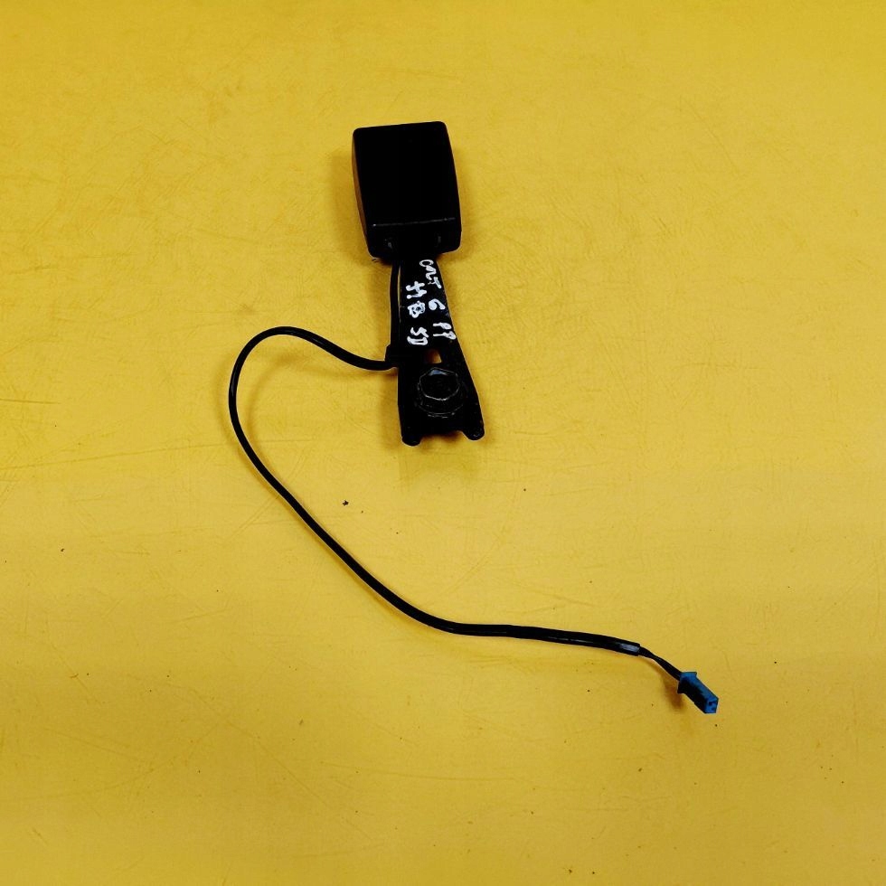 Клипса поперечина безопасности правый перед mitsubishi colt nr1672 в Украине