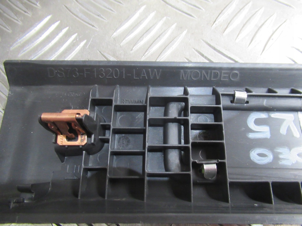 Ford mondeo mk5 накладка поріг права ліва перед ds73-f13200 ds73-f13201 в Україні