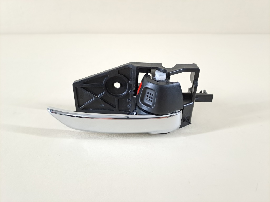 фото №1, Suzuki sx4 s-cross 18r lift 1.4t ручка внутренняя правая перед задняя