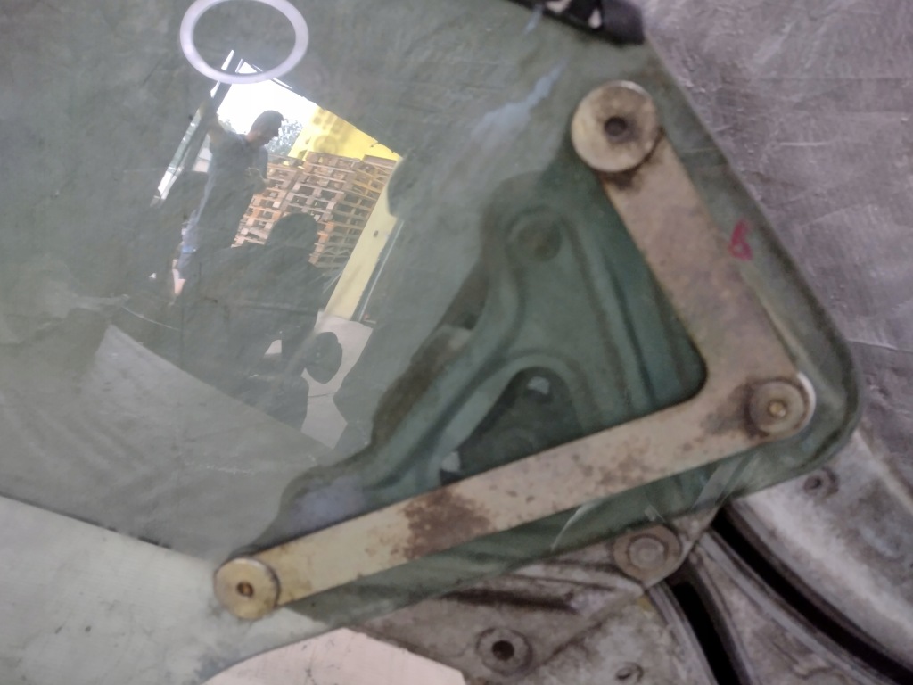 Підйомник скло правий задній bmw e36 кабріолет Недорого