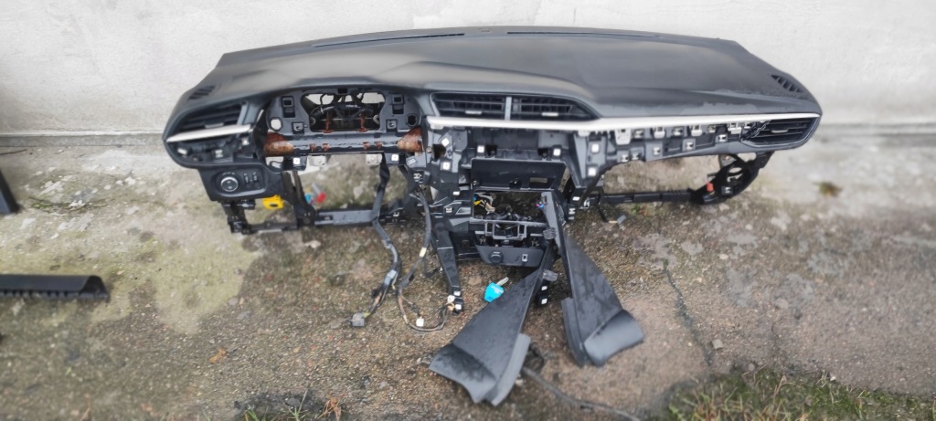 фото №1, Opel corsa f 19- панель приладів приладова консоль оригінал opel