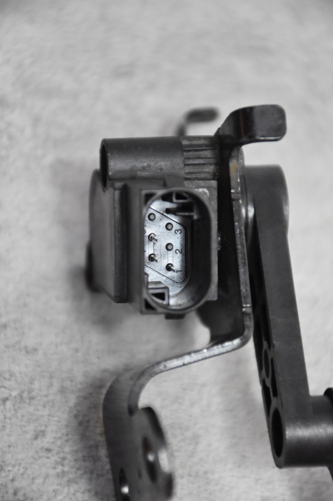 Датчик рівня праві перед jaguar f-type x152 2022r gx533c280ab в Україні