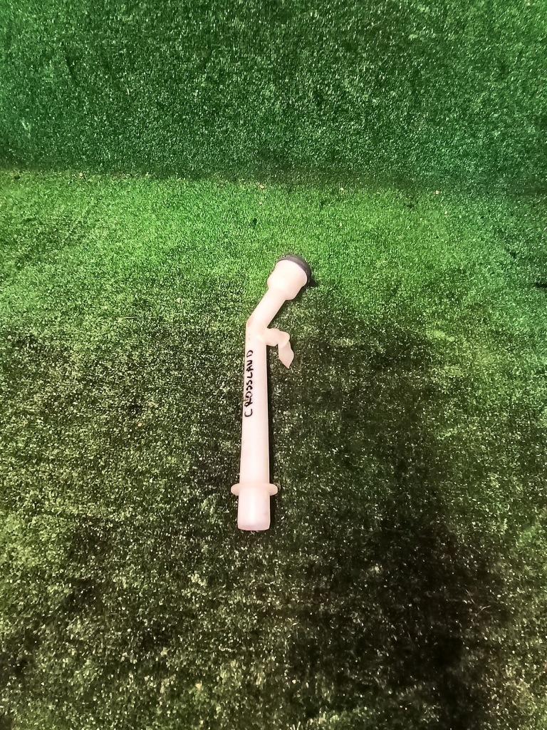 фото №1, Opel crossland воронка бака омывателя