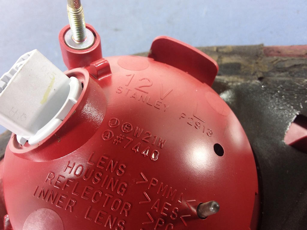 фото №7, Mazda 3 i bk hb лампа задняя левая w крышка p2913l