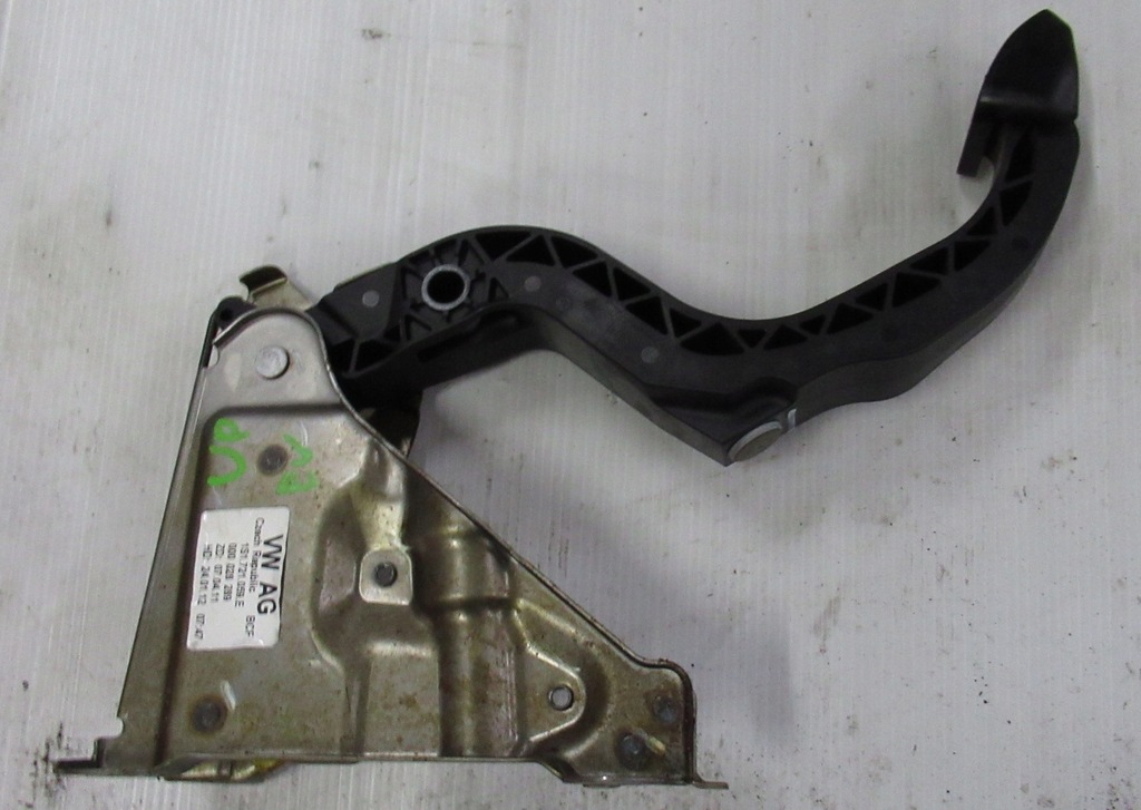 фото №1, Volkswagen up 1.0mpi педаль зчеплення