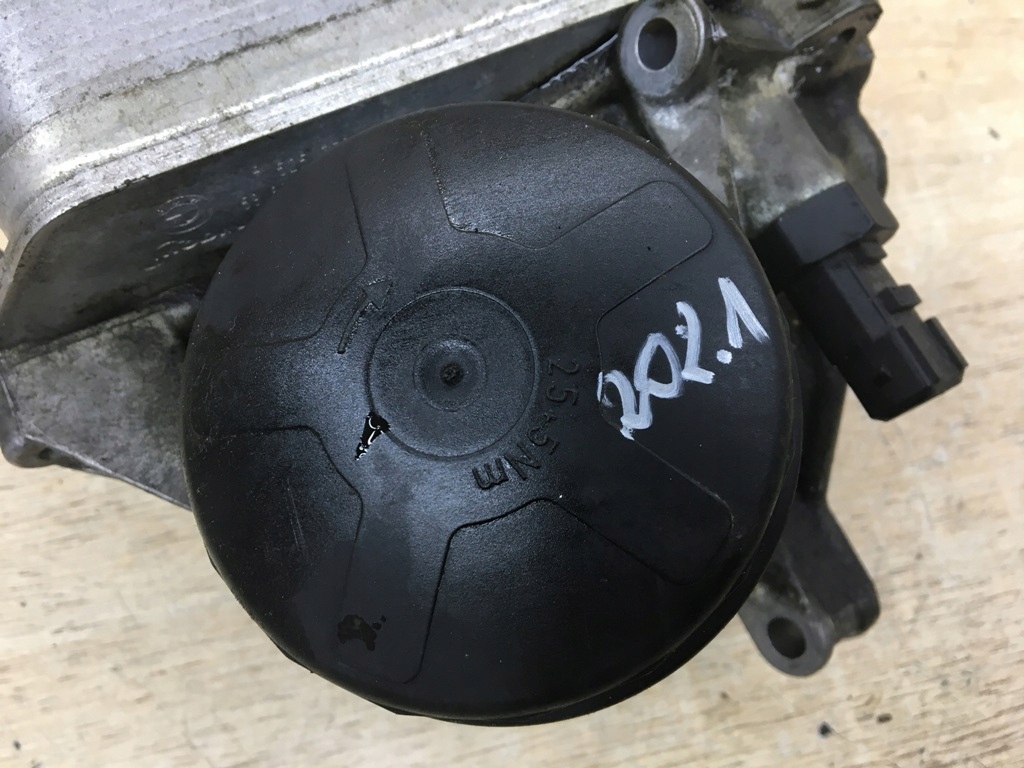 Радиатор корпус фильтра масла bmw 523i 60 lift Оригинал