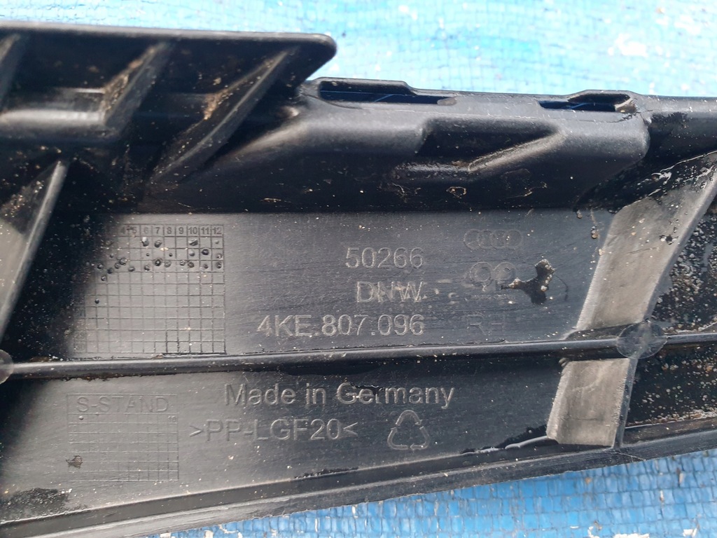 фото №12, Audi q8 e-tron etron кутик бампер передній перед кутик решітка підкрилок