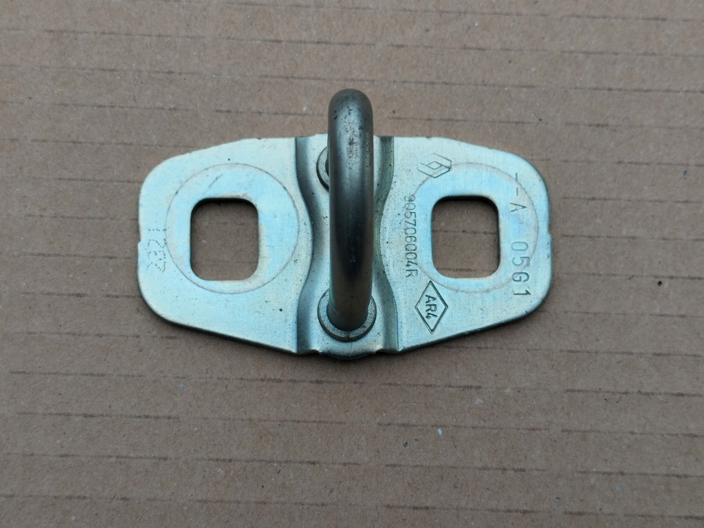 фото №1, Dacia sandero iii 20- засов крышки багажника