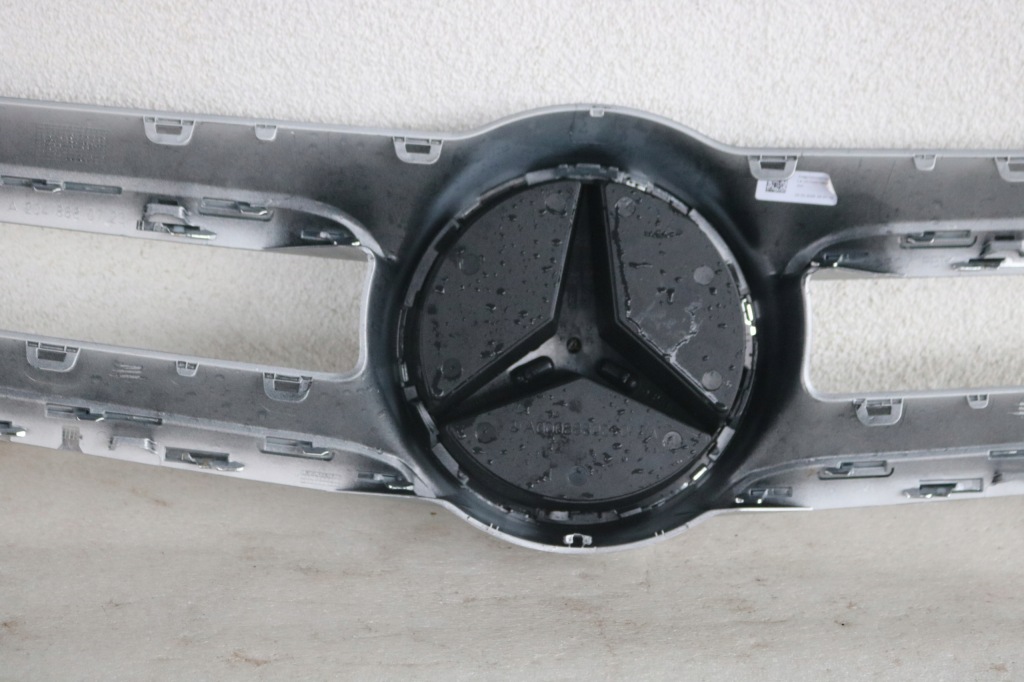 Mercedes glk w204 x204 рестайлинг  молдинг решётка радиатора решётка радиатора a2048880723 Киев