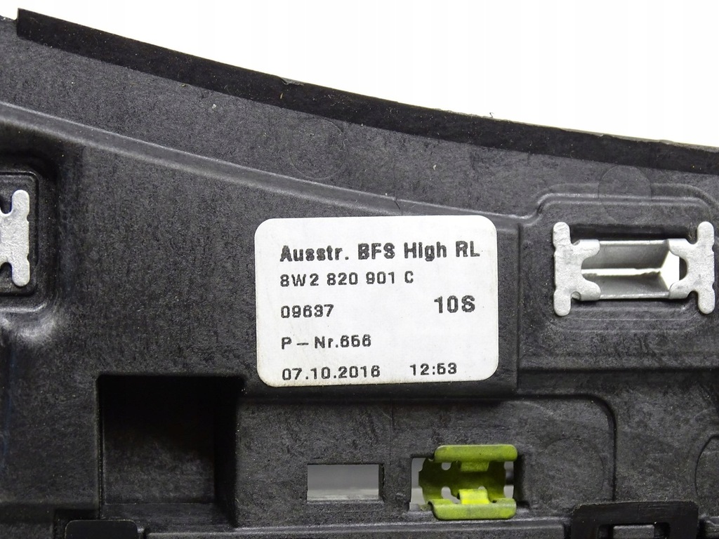 фото №8, Решітка обдув панелі консолі середня перед audi a5 f5 8w 8w2820901c