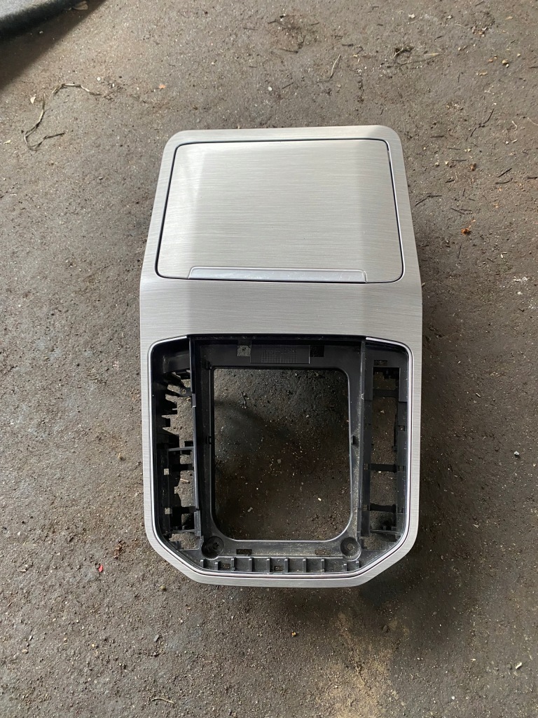 фото №1, Vw golf sportsvan рамка домкрата 517863284e