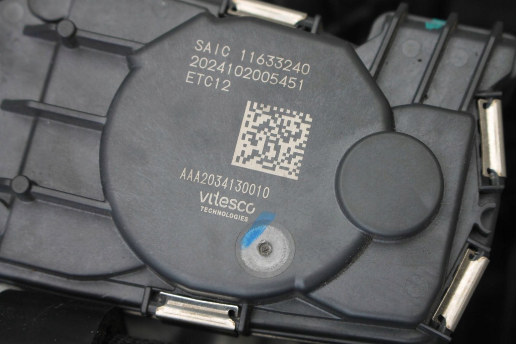 Интеркулер + коллектор впускной  11386789 11000467 mg hs ii 1.5 turbo 24- Доставка