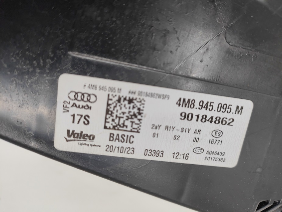 фото №10, Накладка лампа задняя 4m8945095m audi q8 4m8