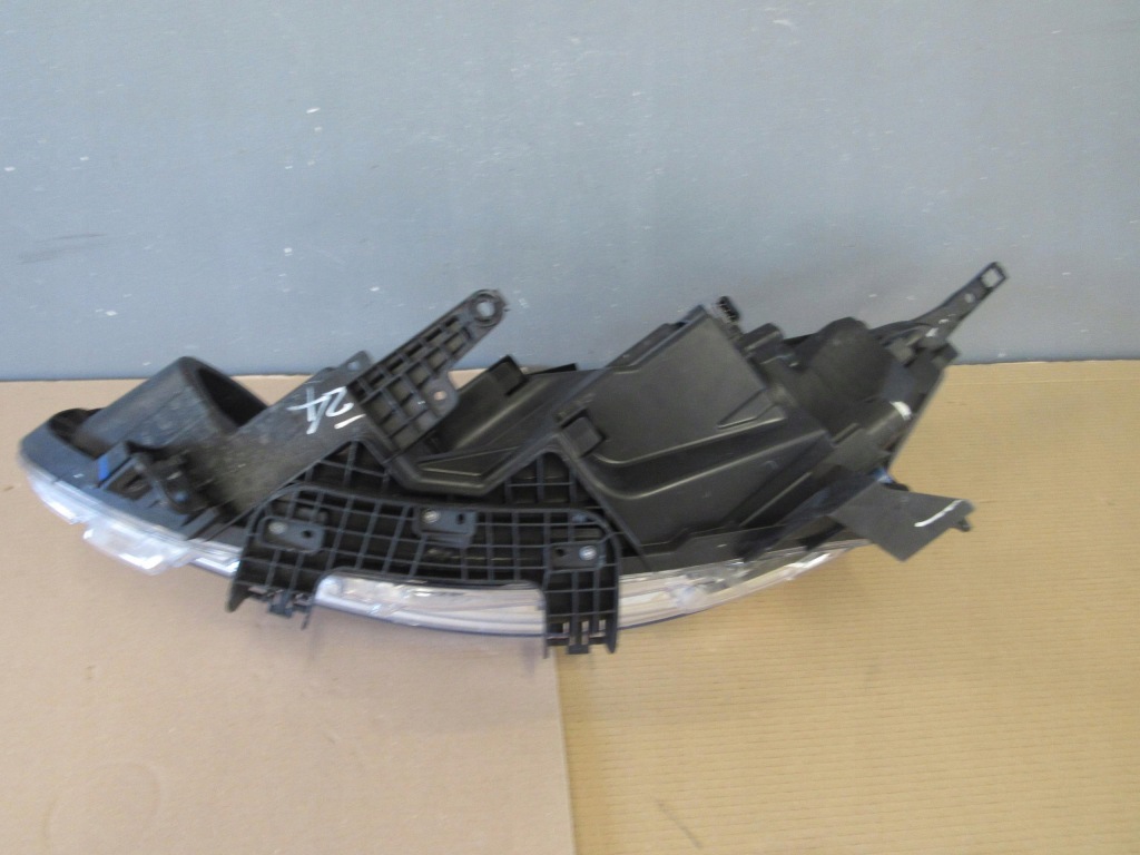 Nissan nv 200 2013 фара правый перед led с Разборки