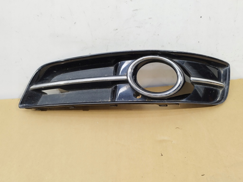 Протитуманна фара + решітка хром лівий бампер перед audi a3 8p lift 2008-2012 Зі Шроту