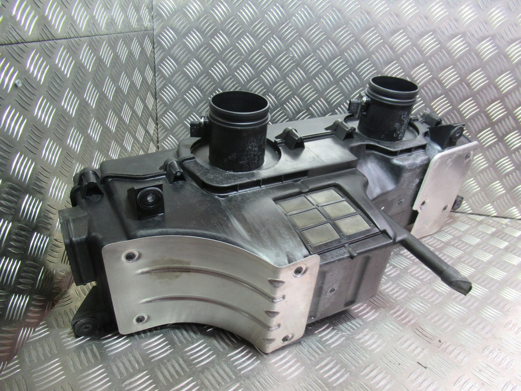 фото №8, Audi r8 5.2fsi корпус фильтра воздуха 420133837