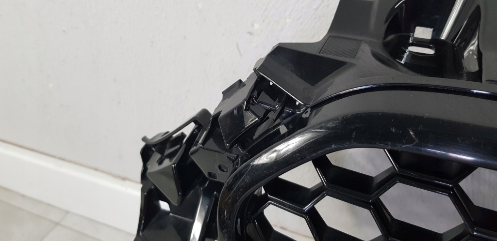 фото №9, Audi rs3 lift 8v4 решітка радіатора решітка радіатора бампера перед 8v4853653