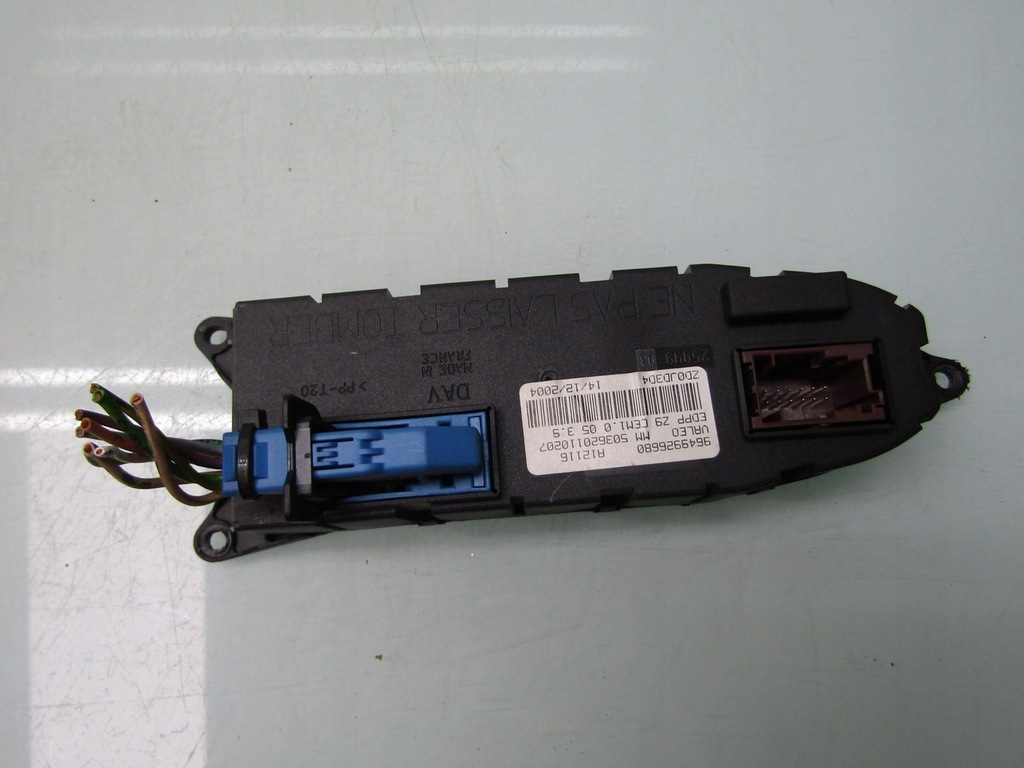 фото №1, 607 05r блок управления модуль с дверь правый перед 9649926680