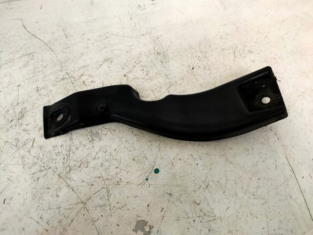 фото №1, Направляющая бампера правый перед audi a4 b6 8h0807204