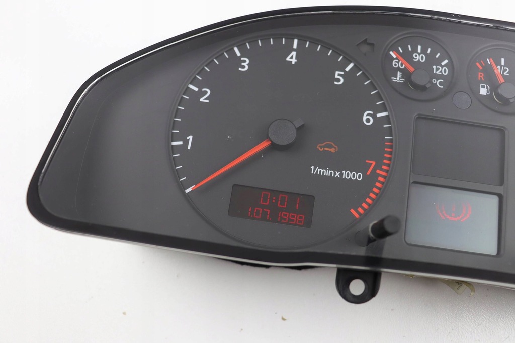 фото №5, Audi a4 b5 счетчик приборы спидометр бензин 8d0920901d