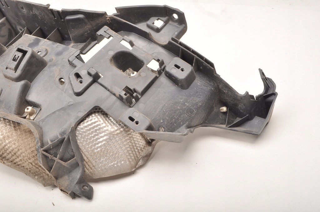 фото №10, Land rover discovery l462 напрямна бампера лівий задня ky32-17a882-aa