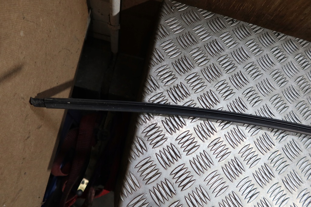 фото №7, Молдинг кровельная правая audi a1 8x 8x3853706a