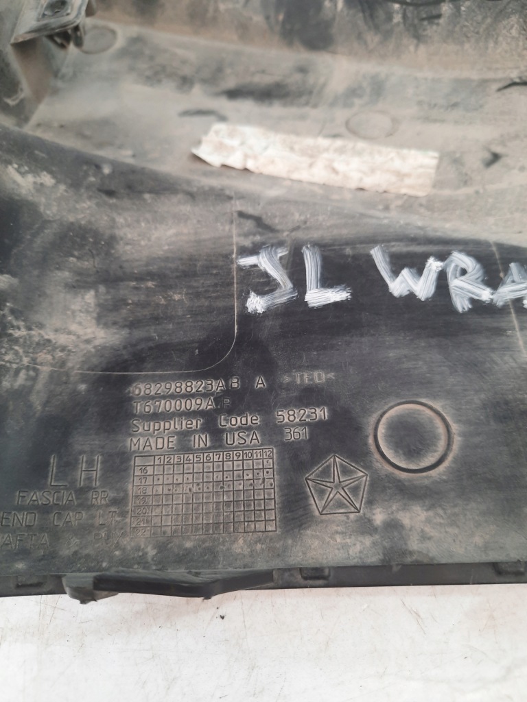 фото №10, Jeep wrangler jl 3.0 18- заглушка бампера левый задняя 68298823ab usa