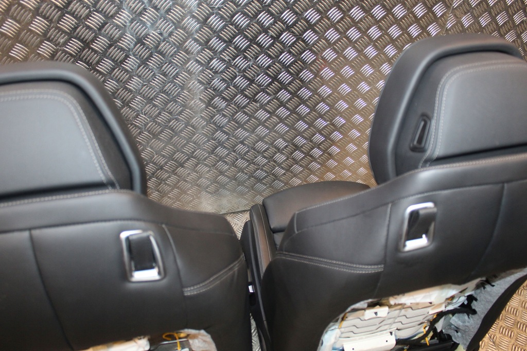 фото №8, Bmw 8 g14 обивка сиденья заднее сиденье обшивки туннель