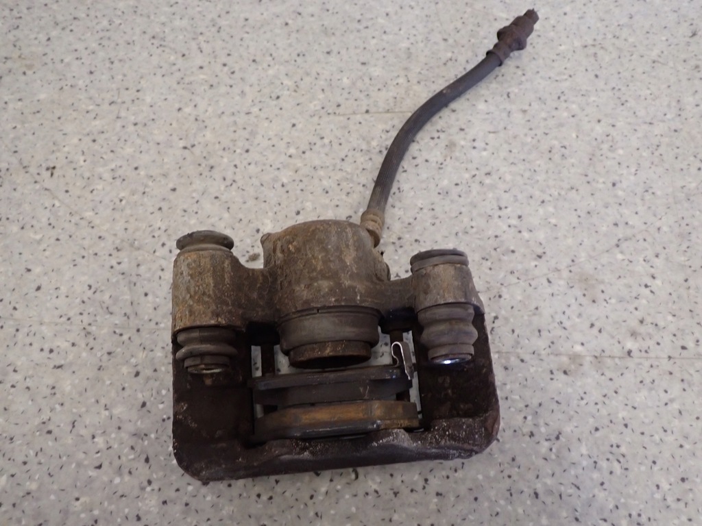 фото №4, Toyota corolla verso 01- супорт задній лівий