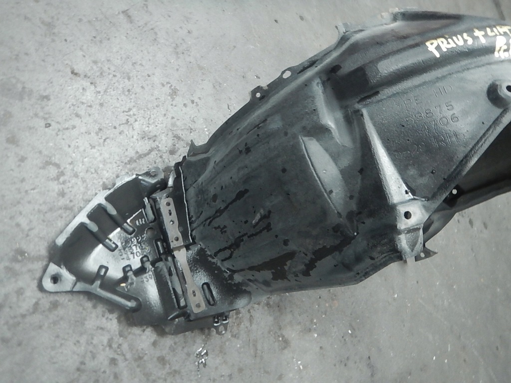 фото №4, Підкрилок правий перед toyota prius plus lift