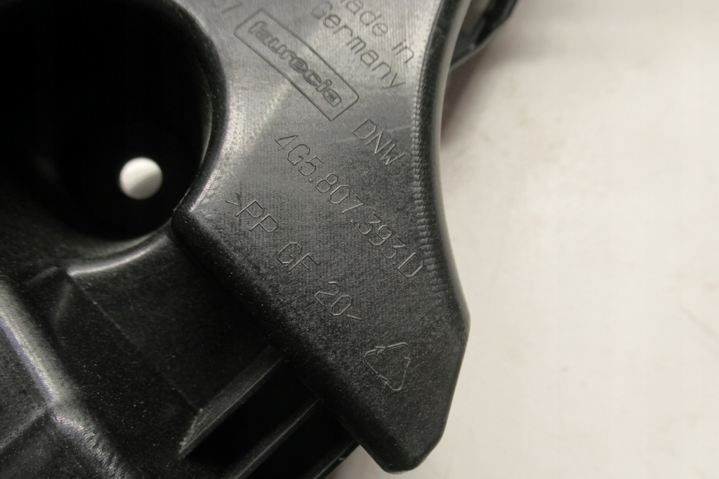 Audi a6 c7 направляющая бампера левый задняя 4g5807393d Оригинал