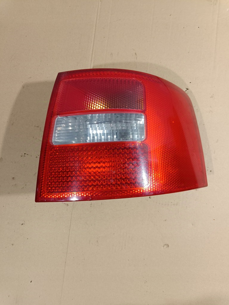 фото №1, Лампа правый задняя audi a6 c5 kombi lift