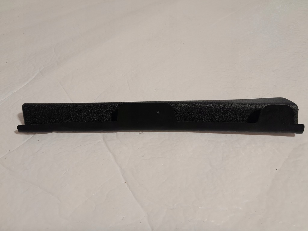 фото №1, Audi a4 b9 lift защита обшивка стойка 8w0868204a