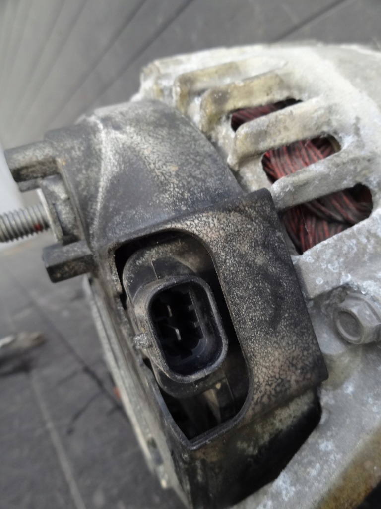 Opel zafira c 2013 1,6 turbo генератор 13500586 Недорого