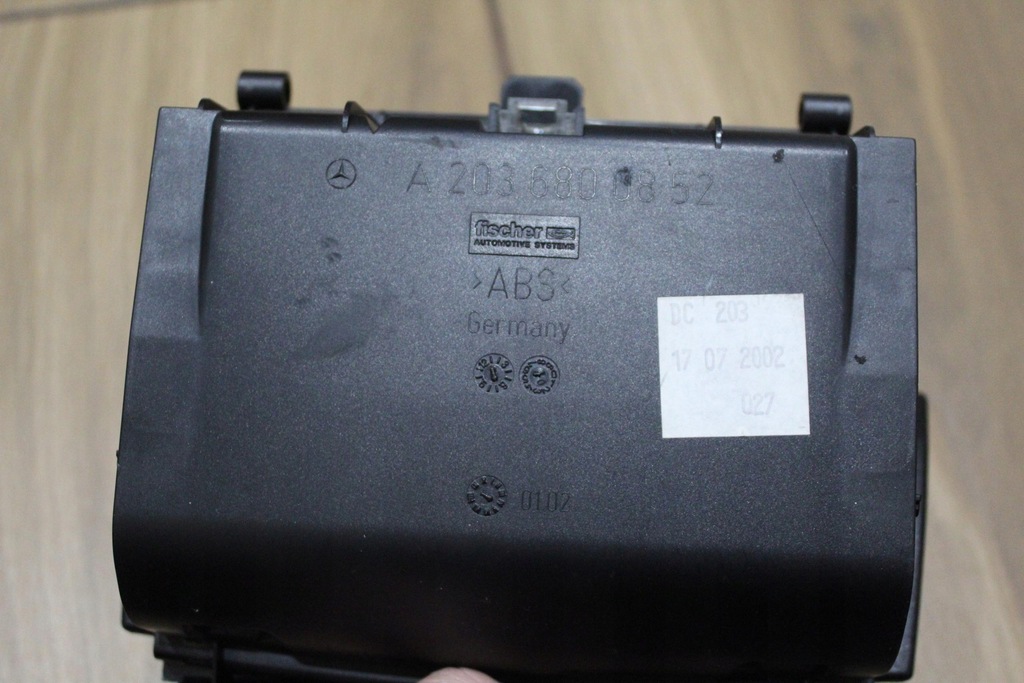 фото №7, Пепельница mercedes w203 a2036800852