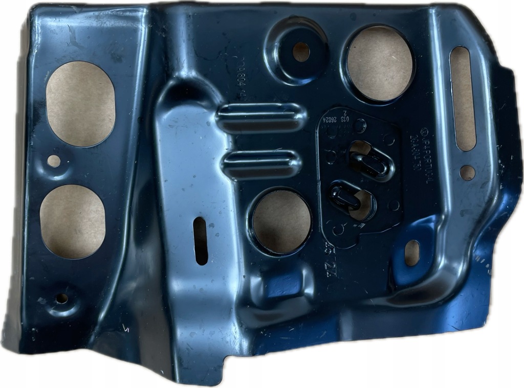 фото №1, Vw t-roc підсилювач кронштейн крила правий задня 2ga804744 2ga804750