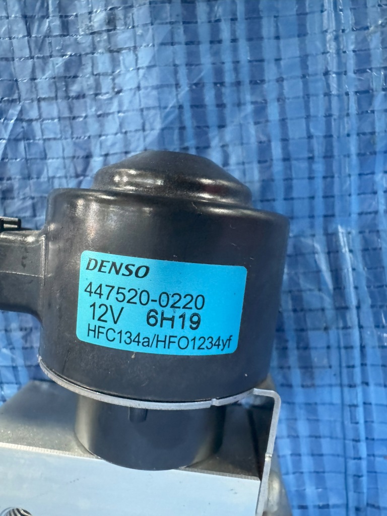 Купить Клапан rezprężny renault megane v e-tech 447520-0220