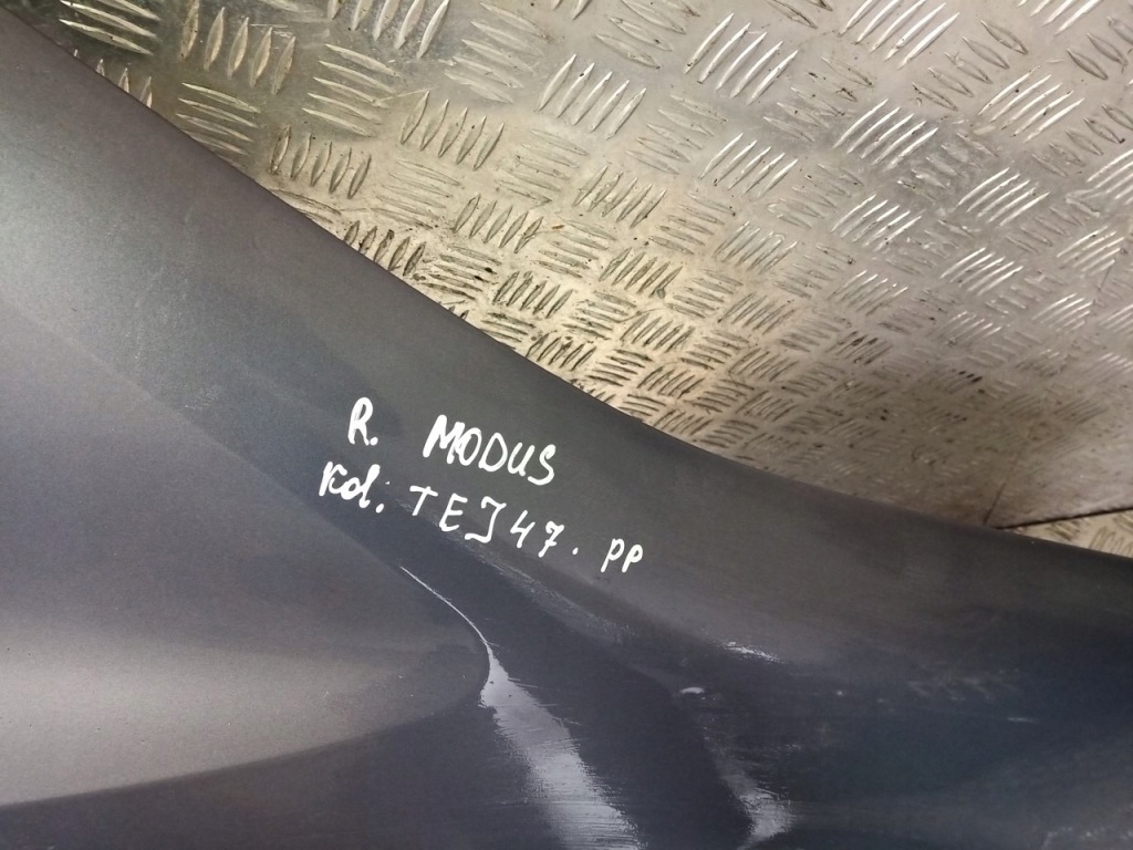 Крыло  правый  renault modus tej47 Оригинал