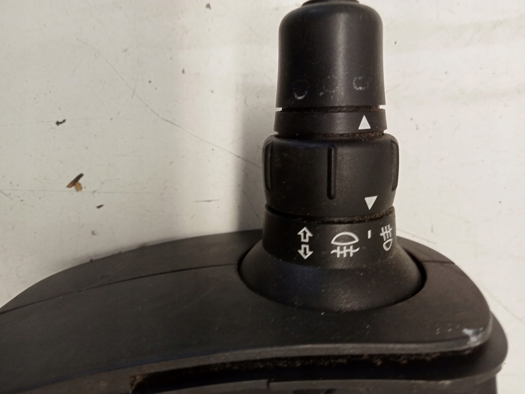 фото №1, Переключатель выключатель света renault clio iii kangoo modus kangoo 88102002